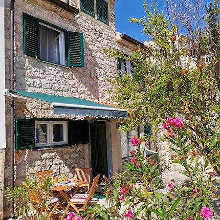 Charming Traditional Townhouse - Holiday Home Kata يزيرا المظهر الخارجي الصورة