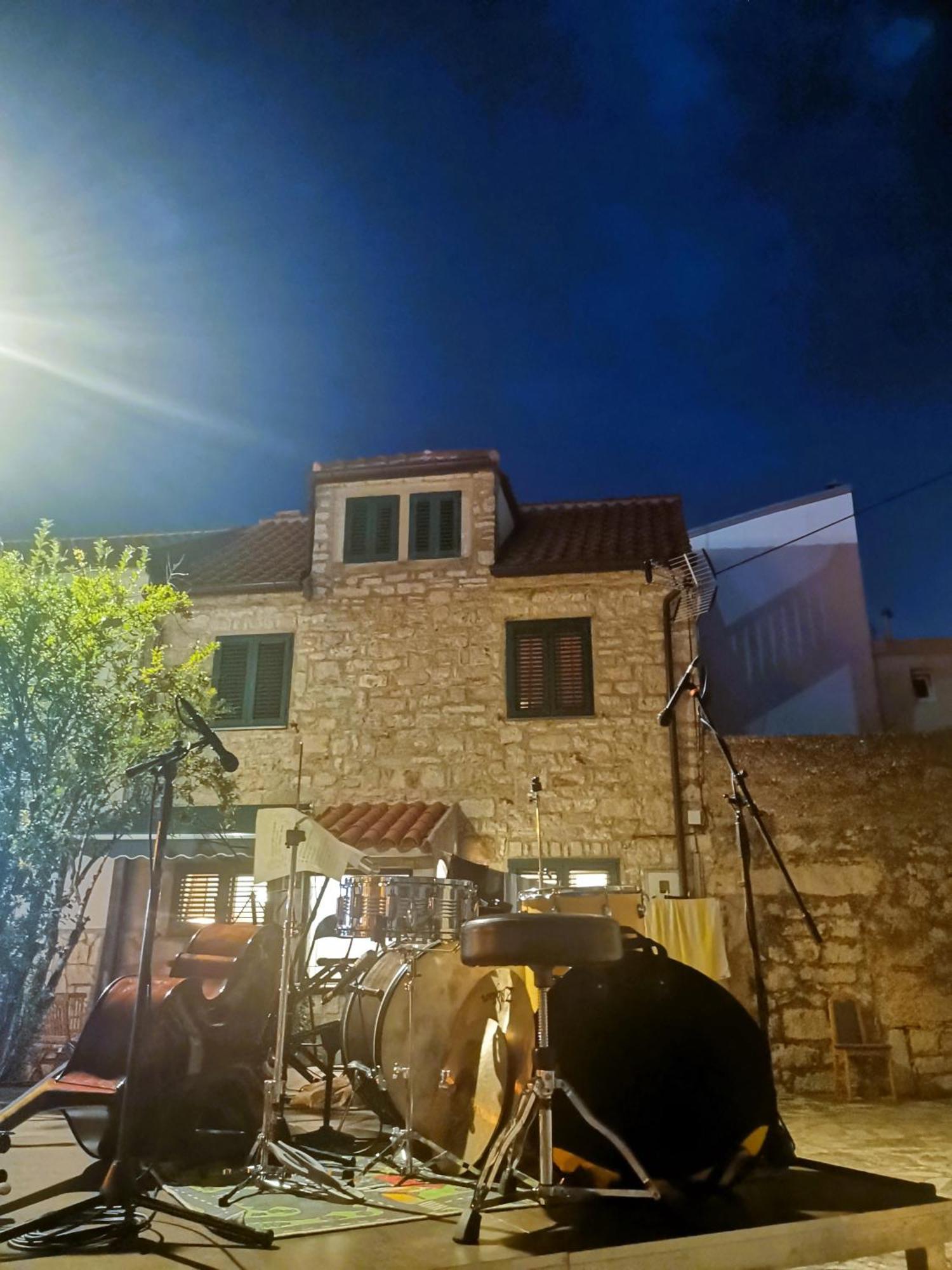 Charming Traditional Townhouse - Holiday Home Kata يزيرا المظهر الخارجي الصورة