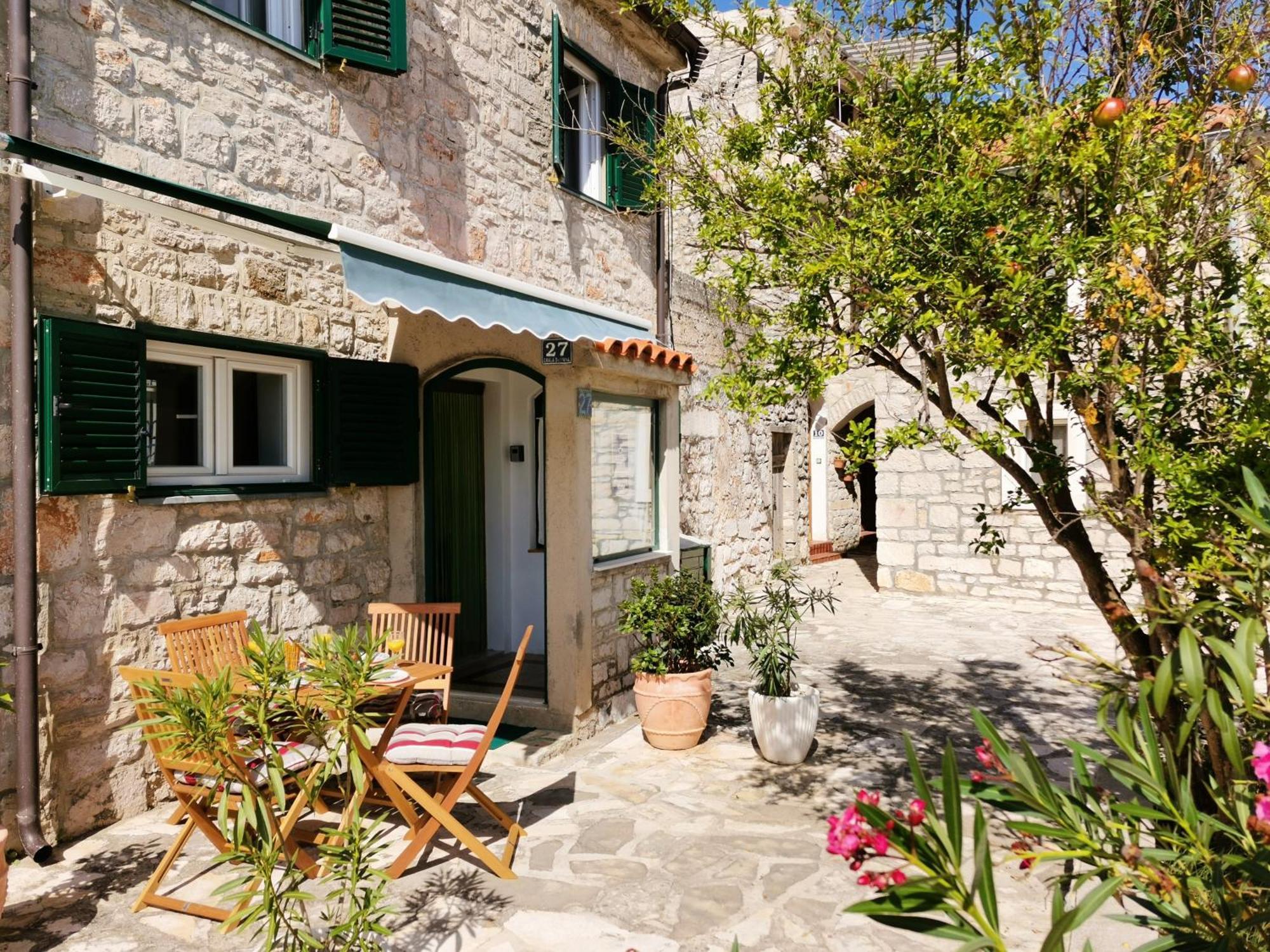 Charming Traditional Townhouse - Holiday Home Kata يزيرا المظهر الخارجي الصورة